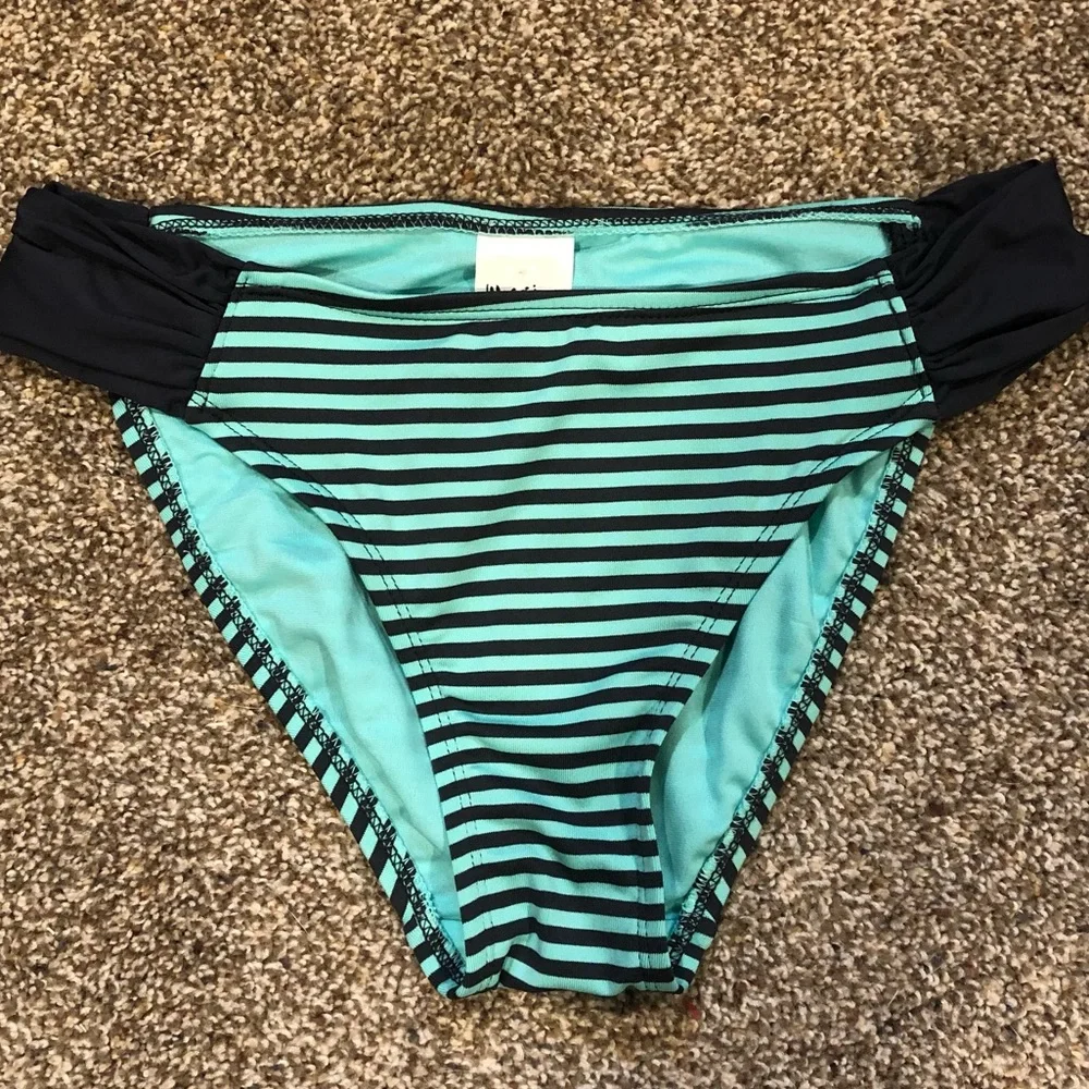 💙Mossimo Bikini Bottom SIZE: Medium - Picture 1 of 5